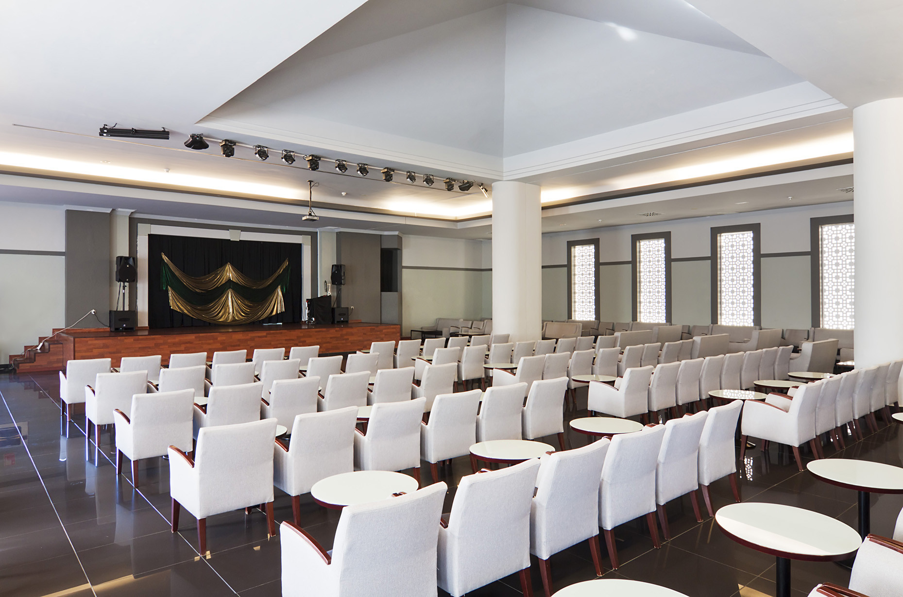 001_alta_playacanela Teatro Bar.jpg